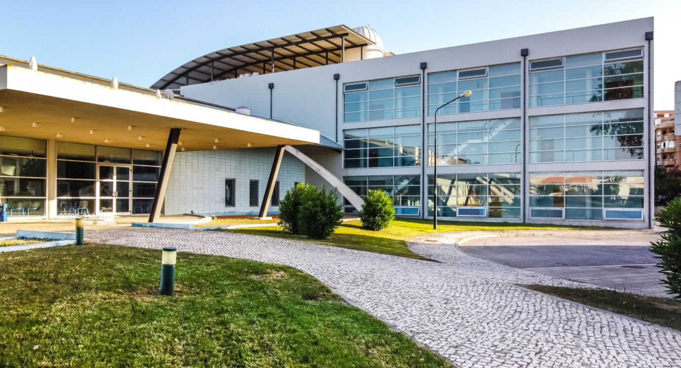 fachada da universidade do algarve, uma das faculdades em Portugal que aceitam ENEM.